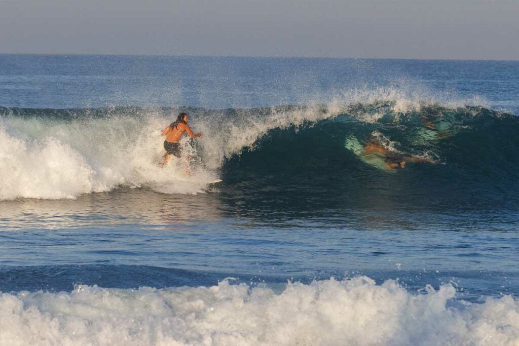 faire-du-surf-plage-canggu