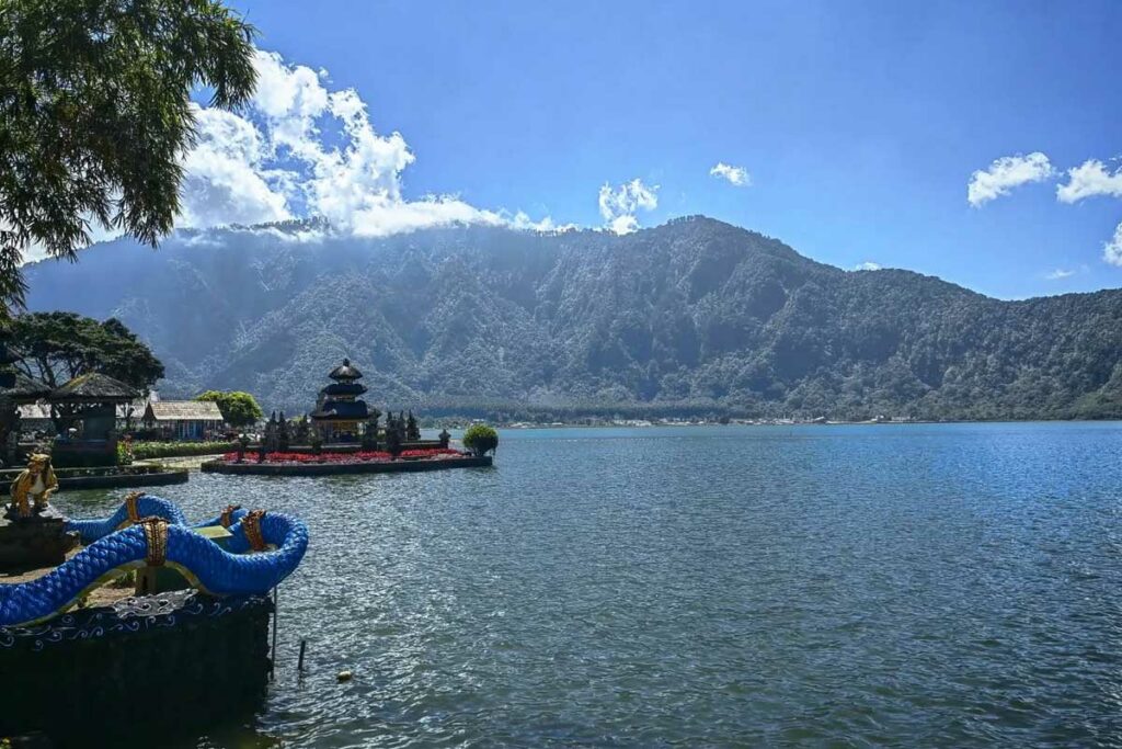 lac-temple-pura-ulun-danu-bratan